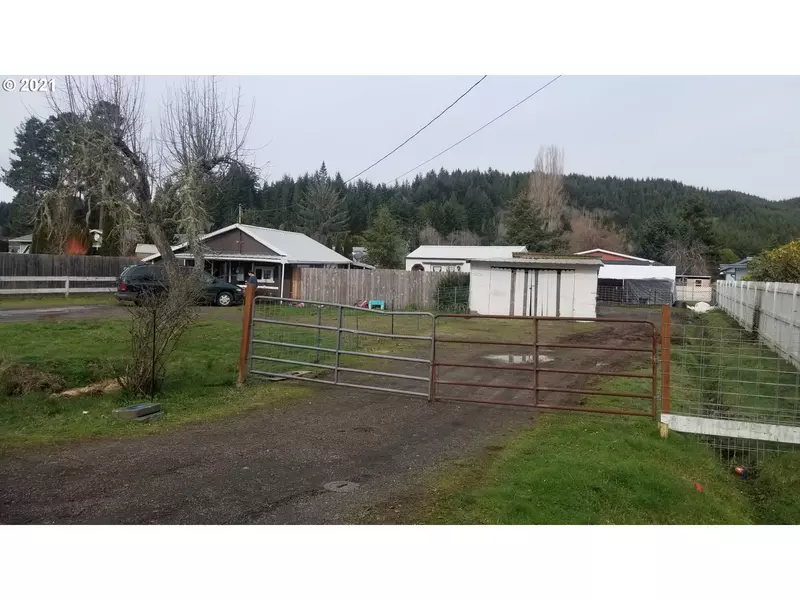 1520 BOWRON RD, Lakeside, OR 97449