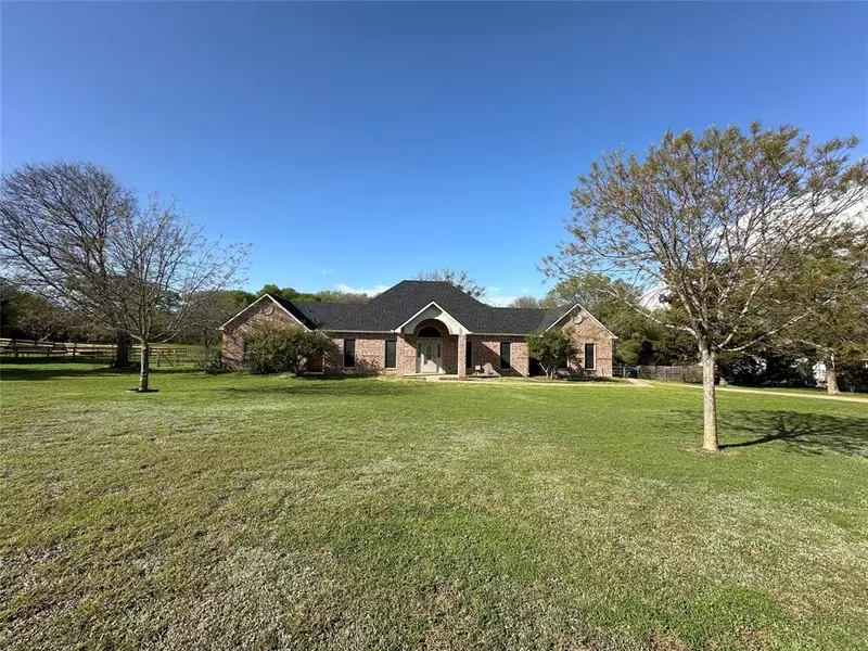 1725 Hearn Lane, Van Alstyne, TX 75495