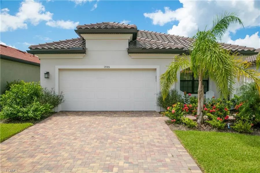 1555 Marton CT, Naples, FL 34113