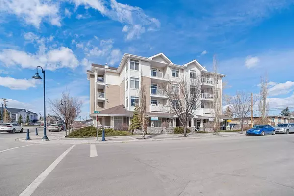 Airdrie, AB T4B 3H4,132 1 AVE NW #203