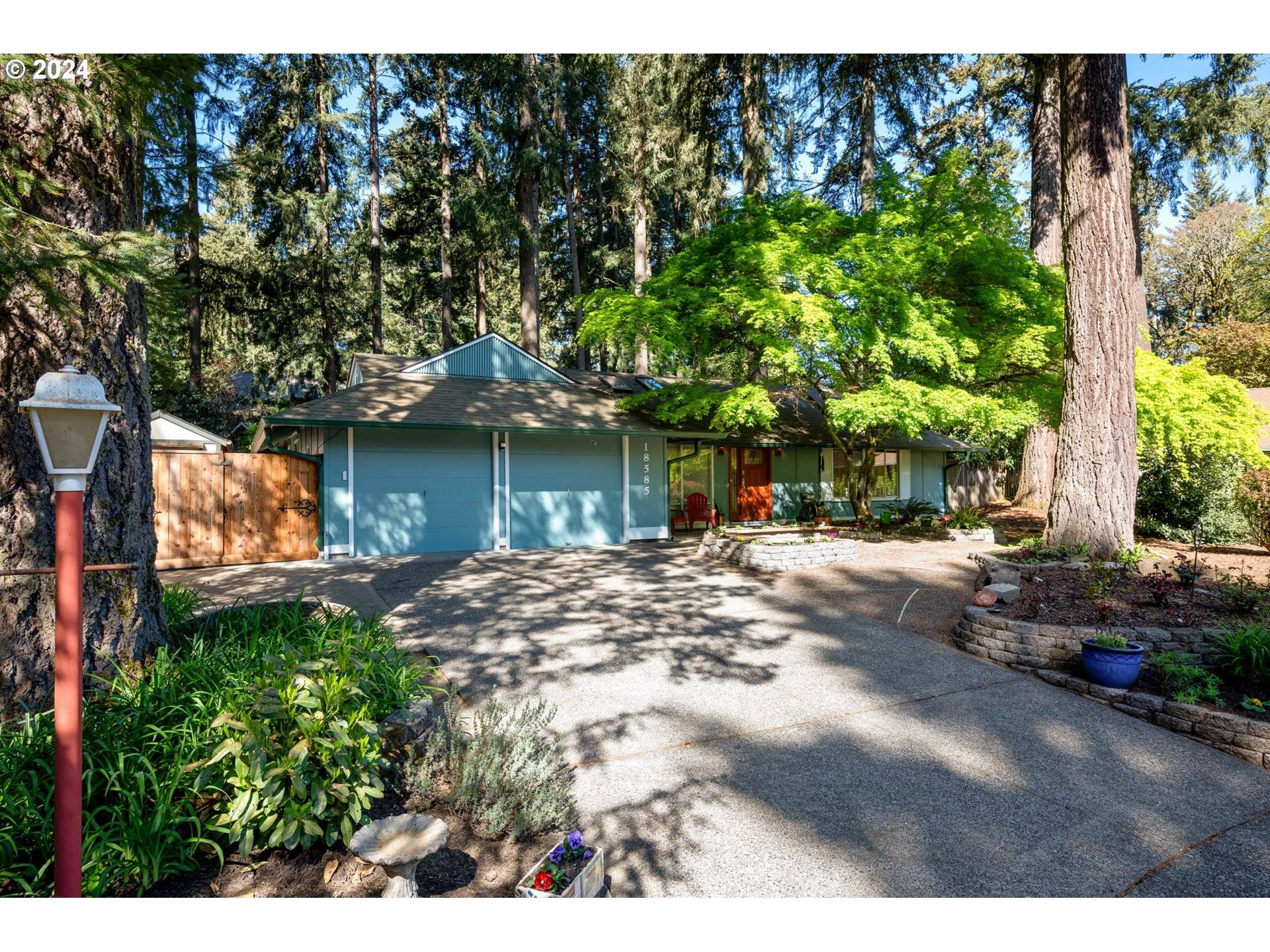 Lake Oswego, OR 97035,18585 KRISTI WAY