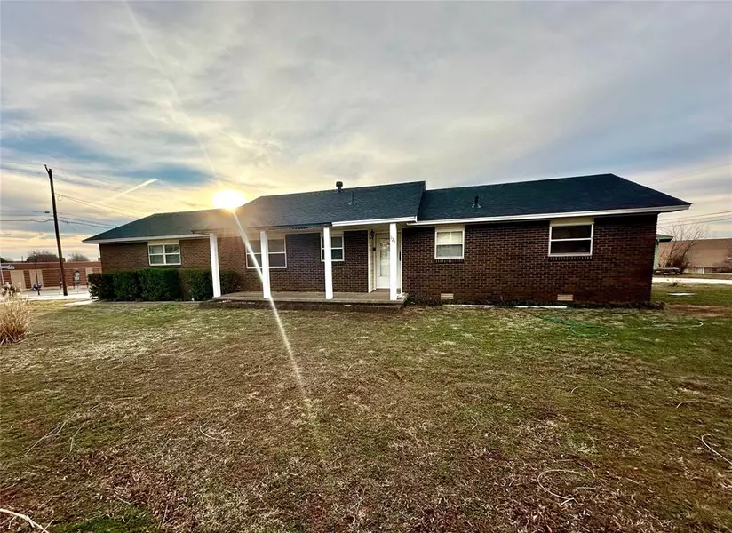 424 W Oklahoma Avenue, Weatherford, OK 73096