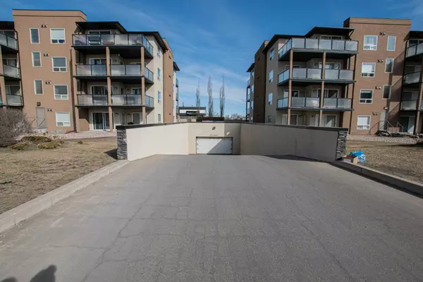 Grande Prairie, AB T8X 0A1,9120 96 AVE #406