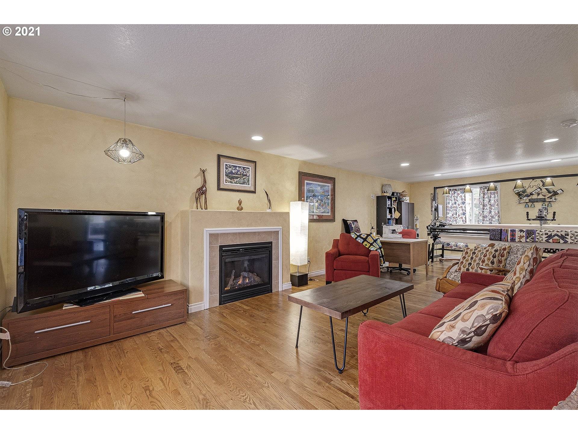 Lafayette, OR 97127,1153 7TH ST