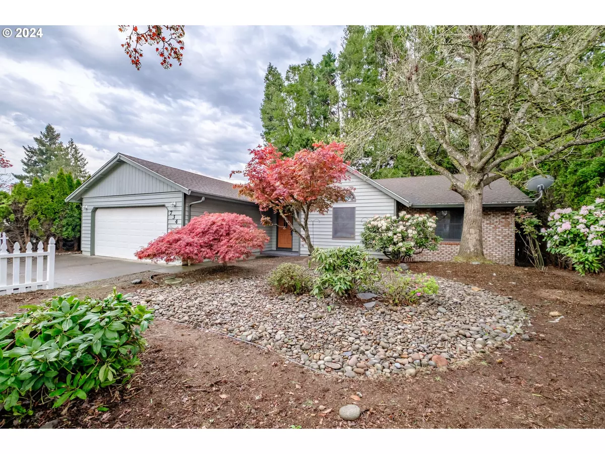 Salem, OR 97301,734 WILDFLOWER ST NE