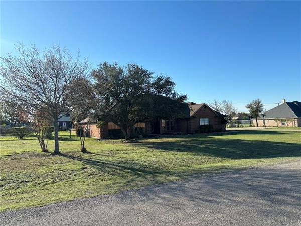 168 Lakeview Drive, Aledo, TX 76008