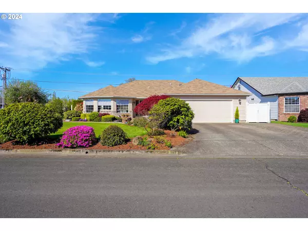 2133 HEATHER WAY, Woodburn, OR 97071