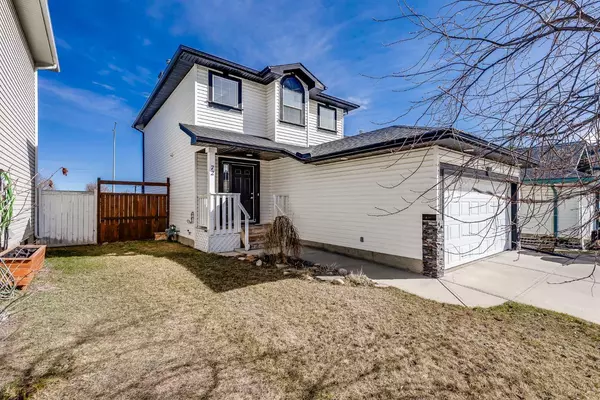 Airdrie, AB T4B 2J8,72 Woodside CIR NW