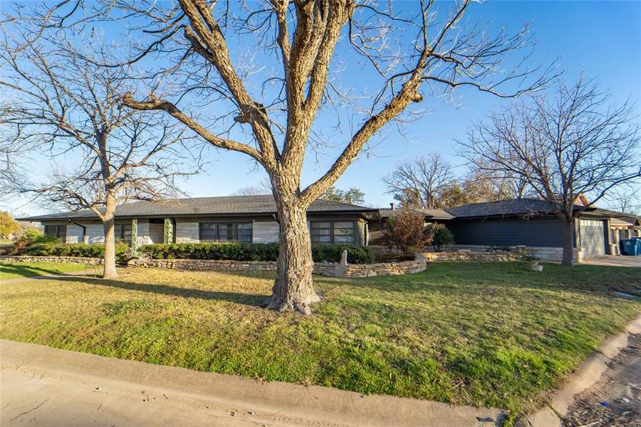 1409 W Elm Street, Breckenridge, TX 76424