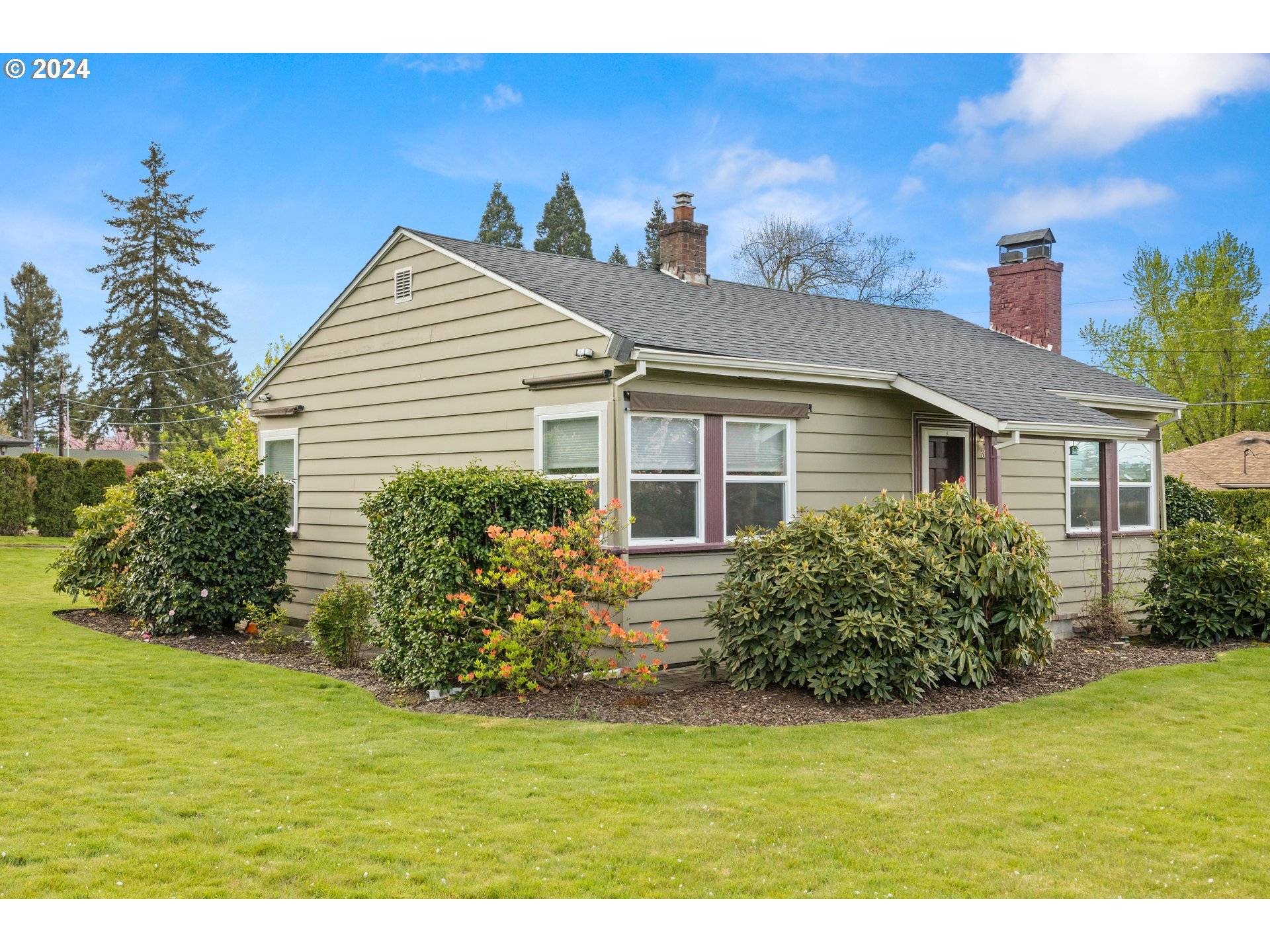 Homes for sale 3900 SE RISLEY AVE, Milwaukie, OR 97267 MLS2445...