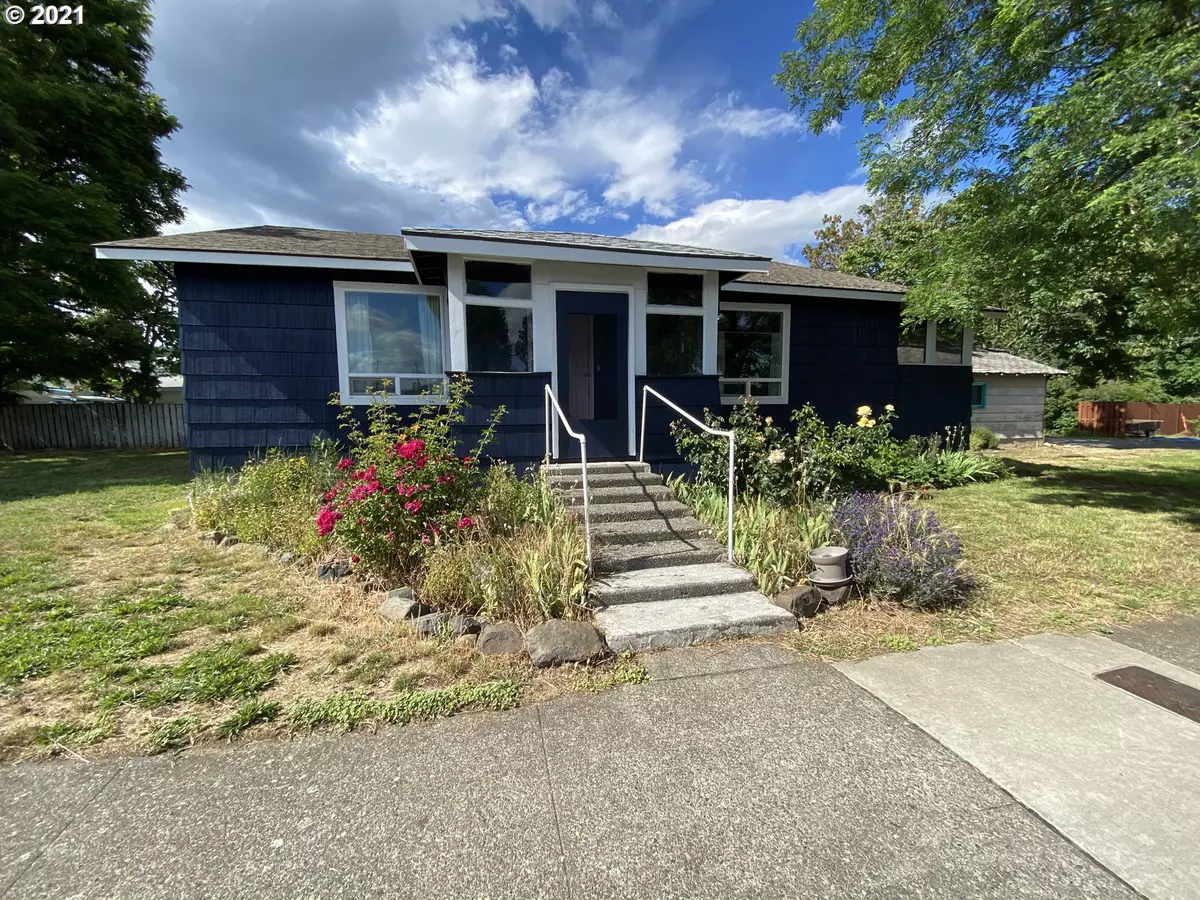 White Salmon, WA 98672,420 NE TOHOMISH ST