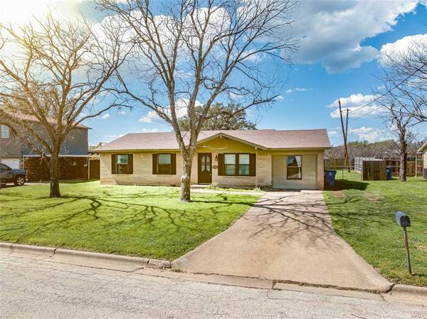 717 Mistletoe Street, Breckenridge, TX 76424