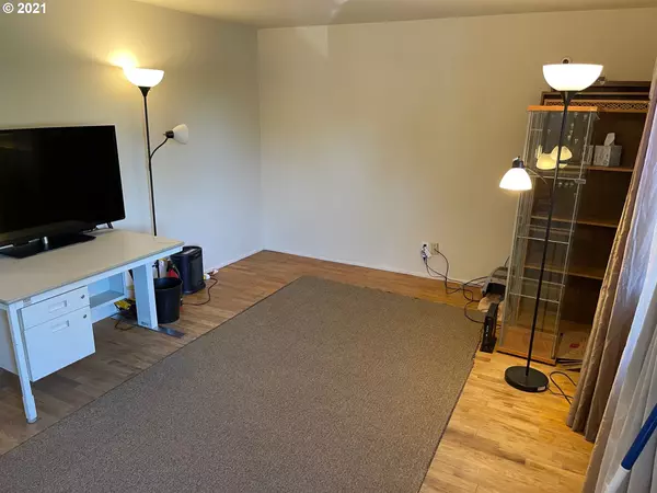 Springfield, OR 97477,808 19TH ST