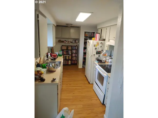 4293 MARCUM LN, Eugene, OR 97402