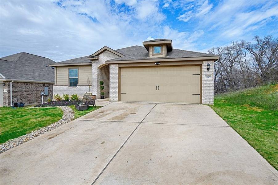 7509 Spinch Drive, Fort Worth, TX 76120