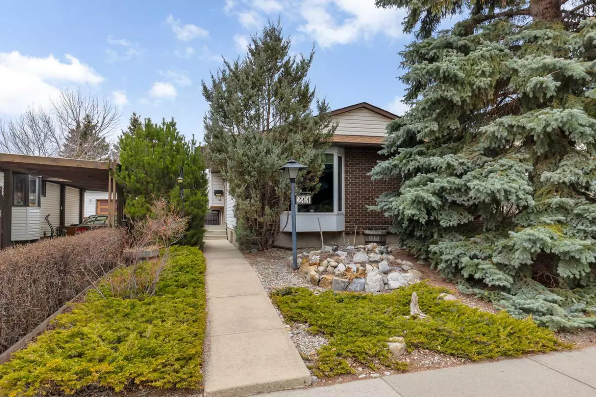 Calgary, AB T3B 4X8,211 Silver Valley Rise NW