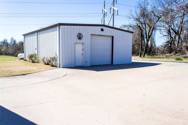 Harrah, OK 73045,18290 NE 50th Street