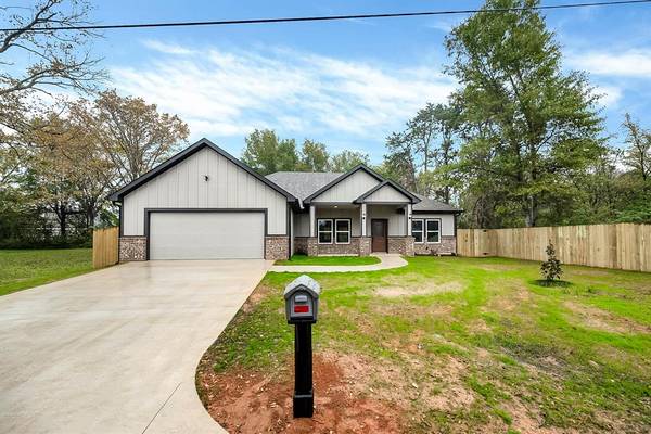 913 Birch Street,  Palestine,  TX 75801