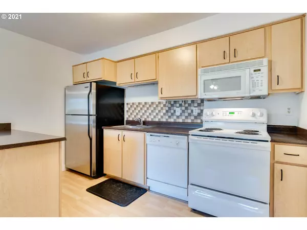 Portland, OR 97220,9817 NE IRVING ST #212