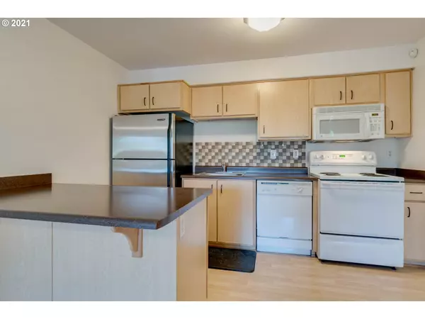 Portland, OR 97220,9817 NE IRVING ST #212