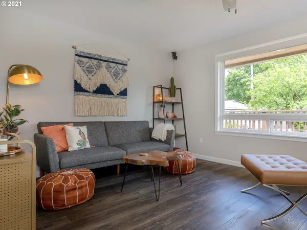 711 NE 111TH AVE, Portland, OR 97220