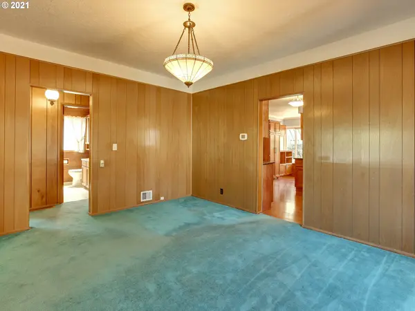 7728 SE TOLMAN ST, Portland, OR 97206