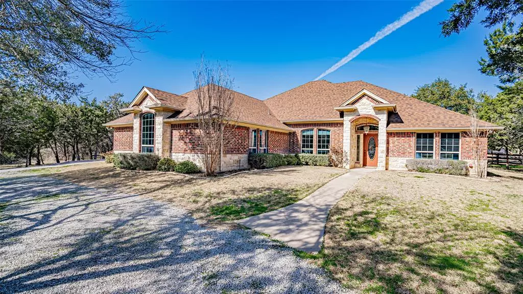 3500 Old Barn Court, Granbury, TX 76048