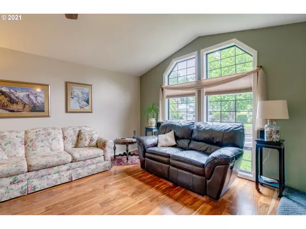 Tigard, OR 97224,8320 SW FANNO CREEK DR