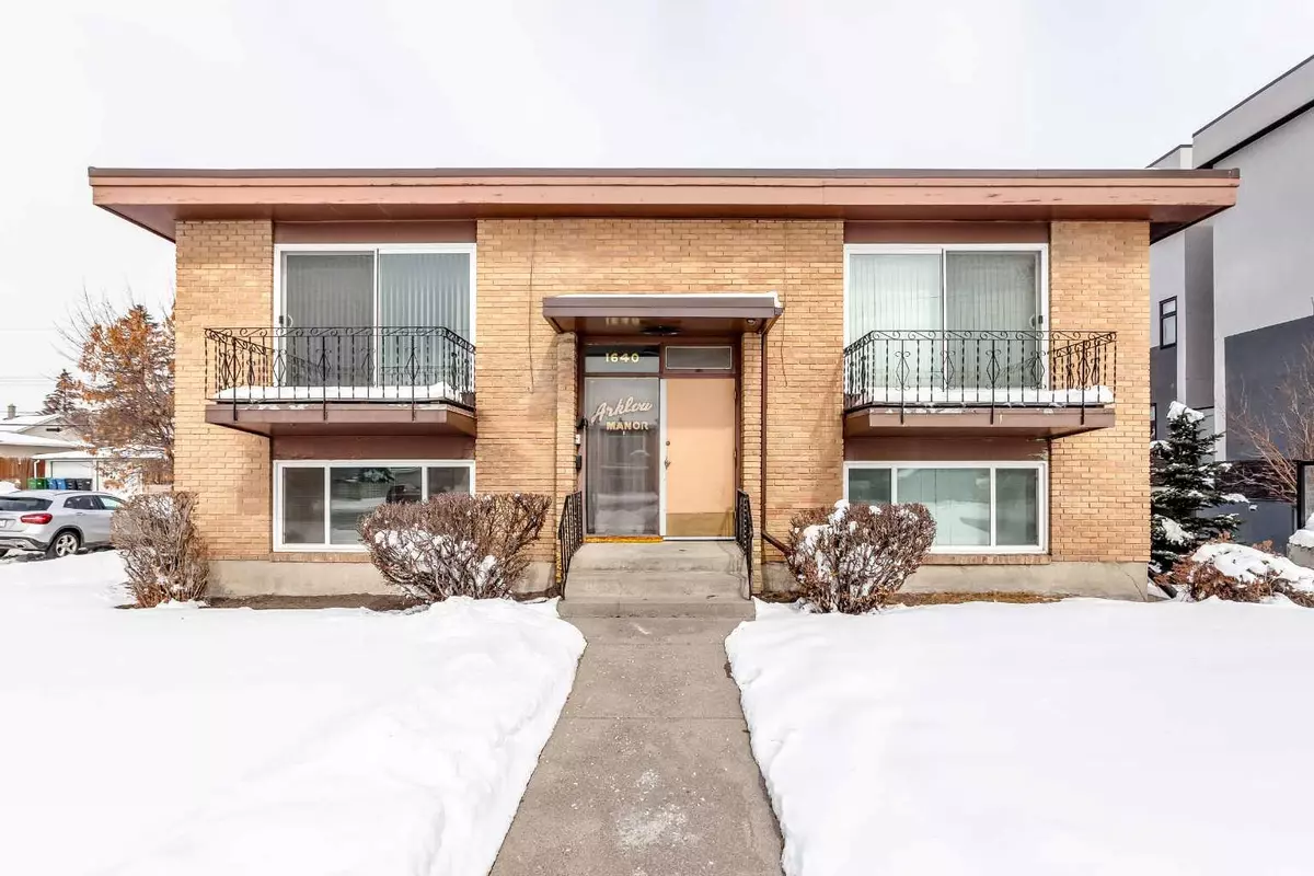 Calgary, AB T2M1G8,1640 20 AVE NW