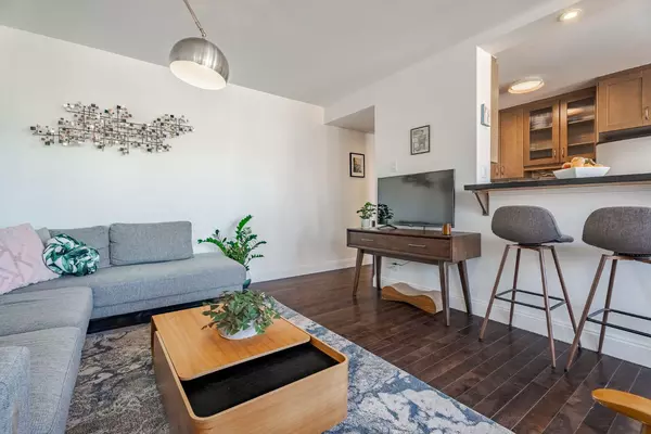 Calgary, AB T2R 0N3,733 14 AVE SW #902