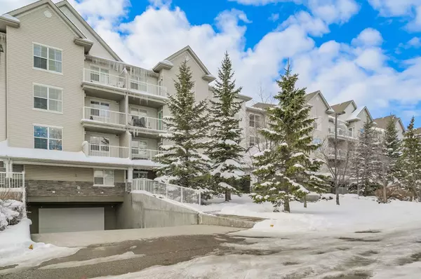 Calgary, AB T2A7Z4,2000 Applevillage CT SE #206