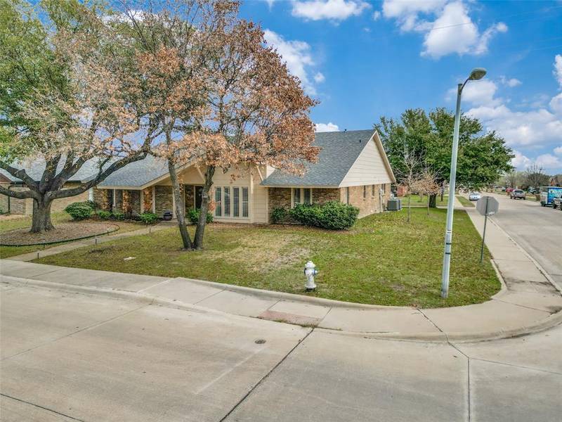 405 Santa Fe Trail, Waxahachie, TX 75165