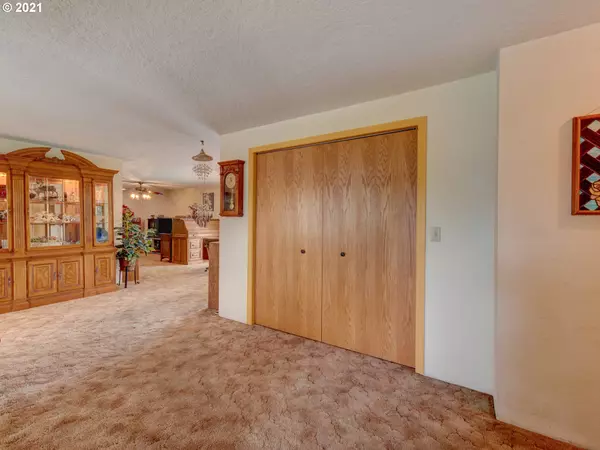 Eugene, OR 97402,1325 BUCK ST