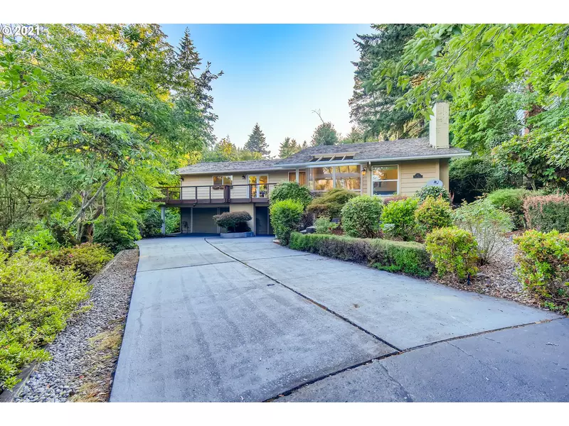 4 PIMLICO TER, Lake Oswego, OR 97035