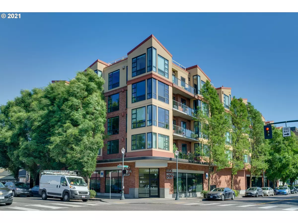 Portland, OR 97232,1620 NE BROADWAY ST #228