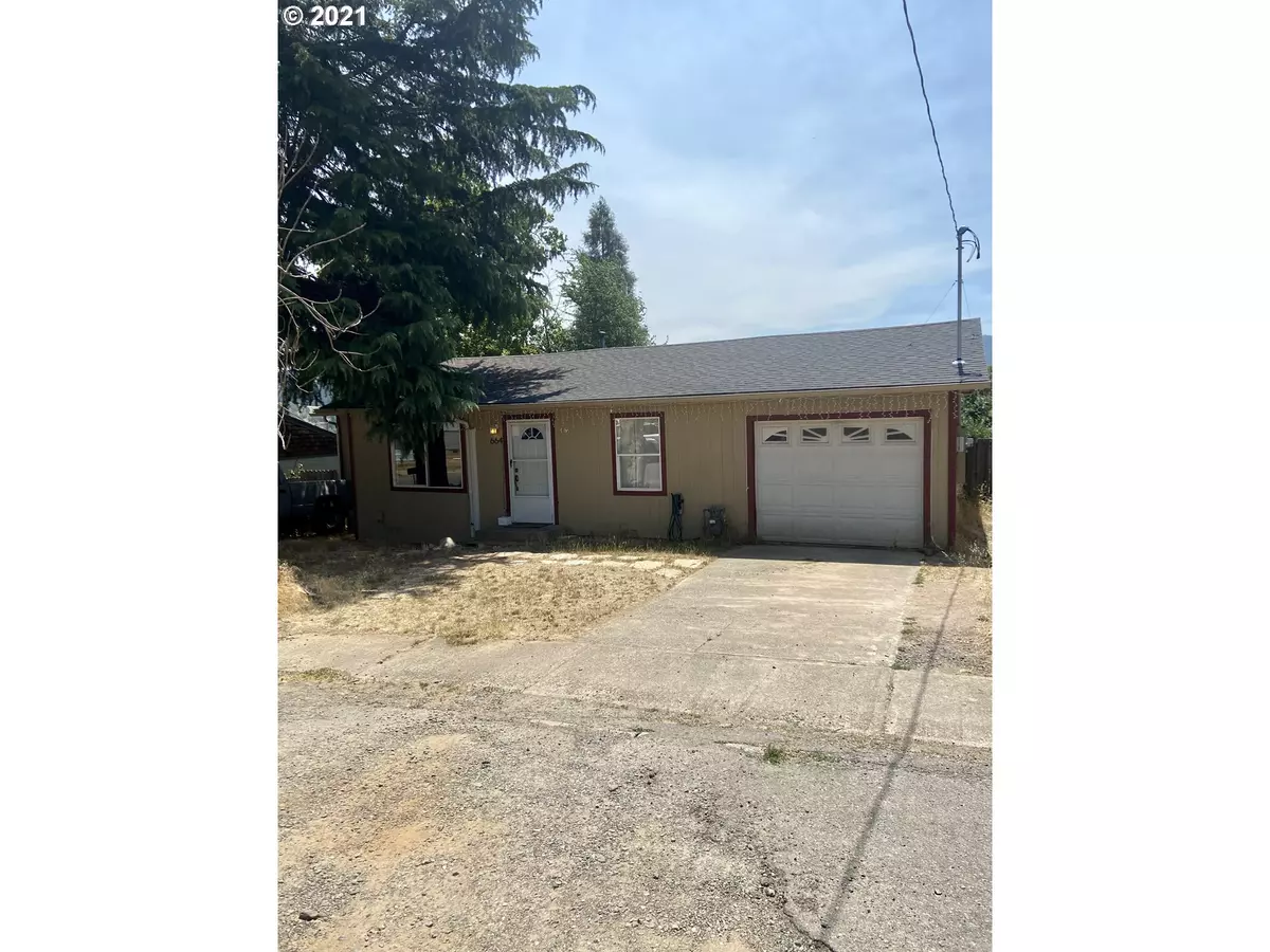 Myrtle Creek, OR 97457,664 NE CHRISTIAN ST