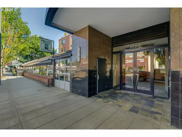 Portland, OR 97232,1620 NE BROADWAY ST #228