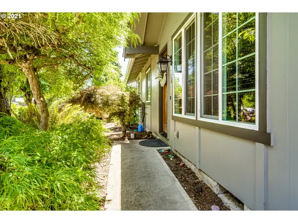 2638 DONEGAL ST, Eugene, OR 97404