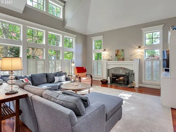 3055 ROXBURY DR, West Linn, OR 97068