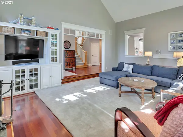 3055 ROXBURY DR, West Linn, OR 97068