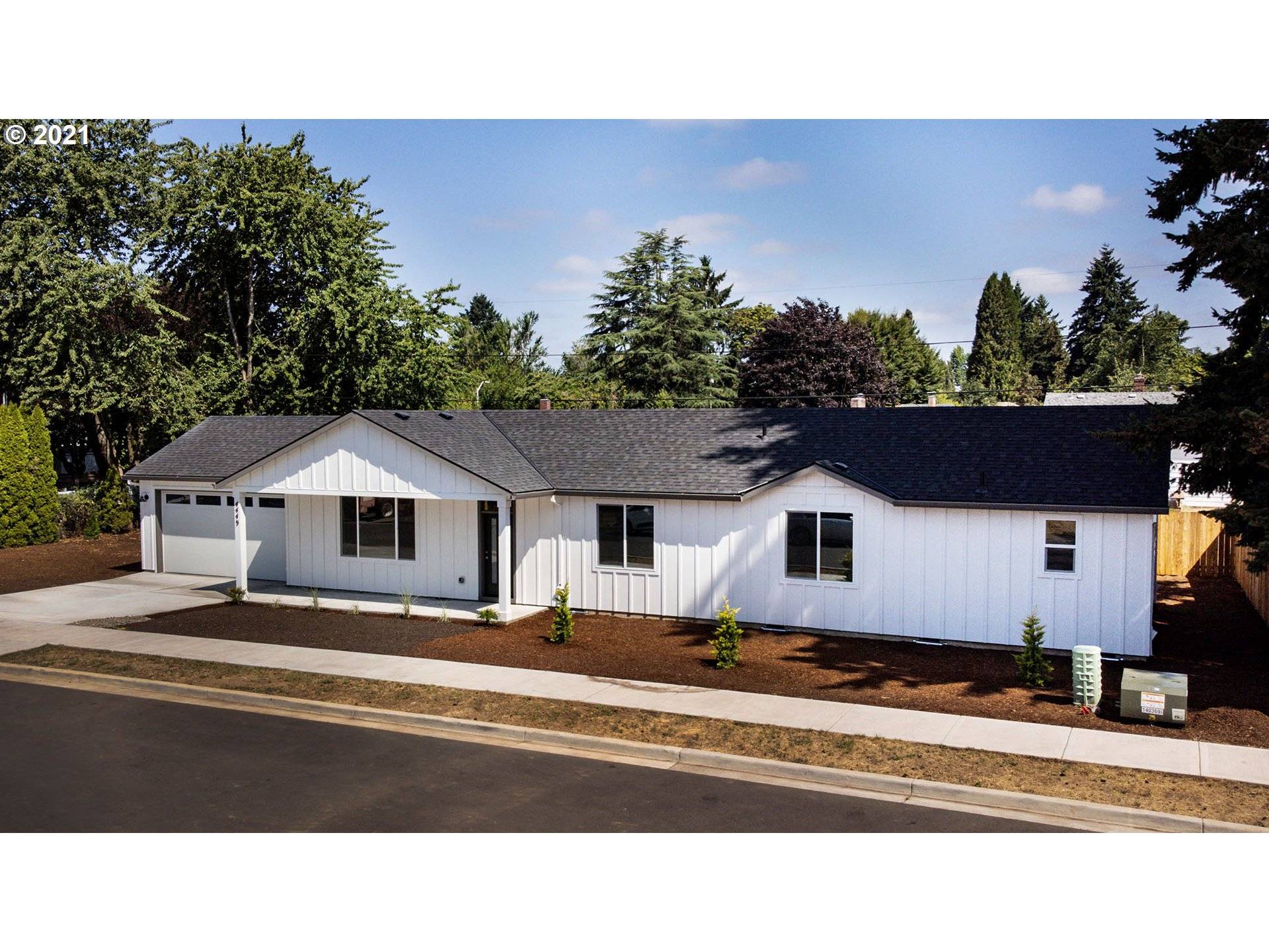 Milwaukie, OR 97222,4449 SE MELODY LN