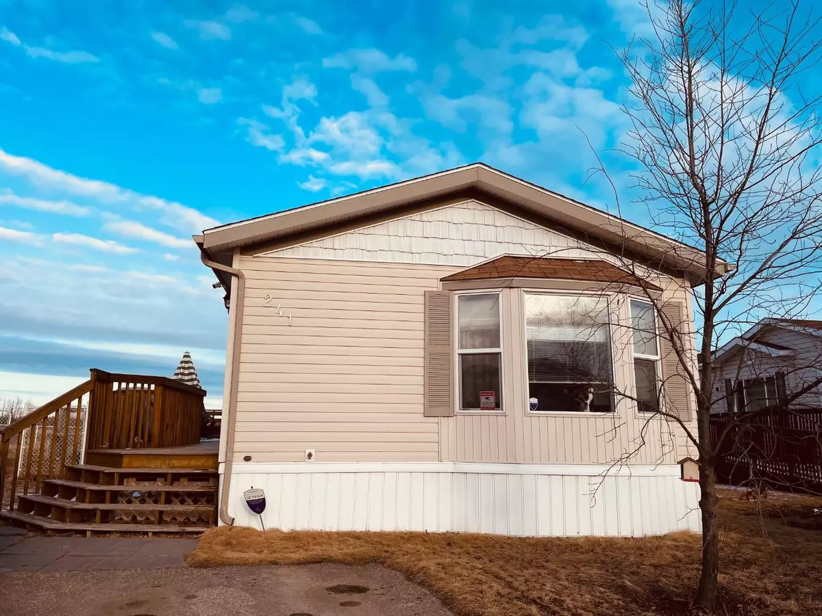 Grande Prairie, AB T8X 1P5,10615 88 ST #241