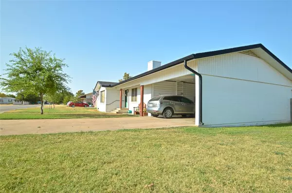 Goldthwaite, TX 76844,1709 Clyde Street