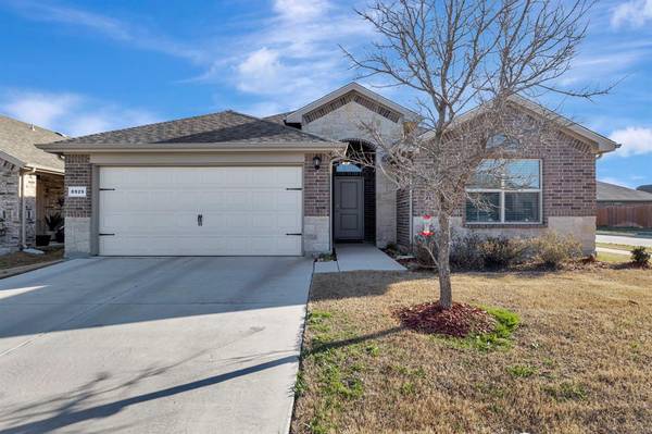 8929 Eagles Landing Drive, Fort Worth, TX 76179