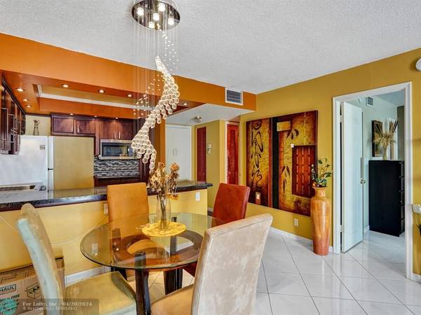 Hallandale Beach, FL 33009,1825 S Ocean Dr  #613