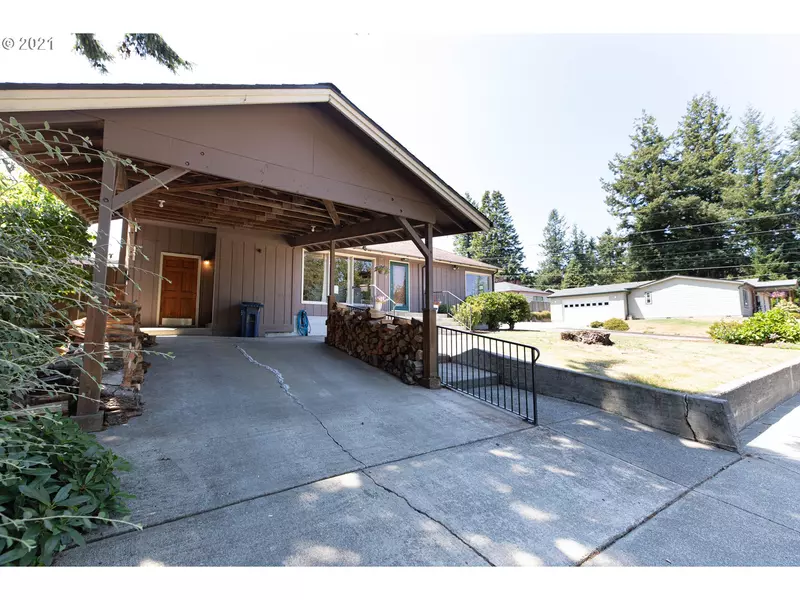 1495 N HEMLOCK ST, Coquille, OR 97423