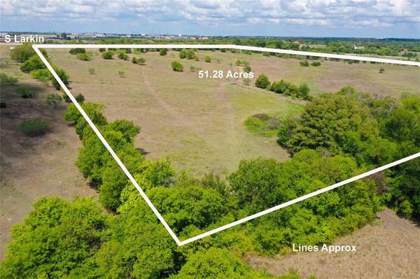 318 S Larkin Road, Sunnyvale, TX 75182