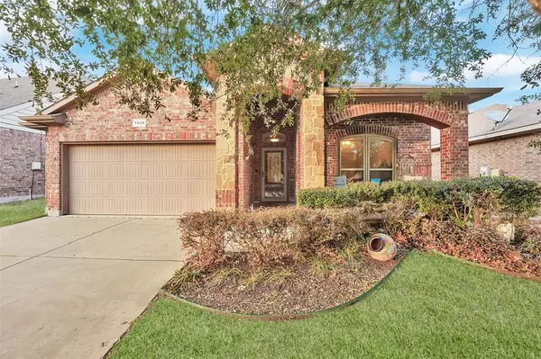 1433 Castlegar Lane,  Fort Worth,  TX 76247