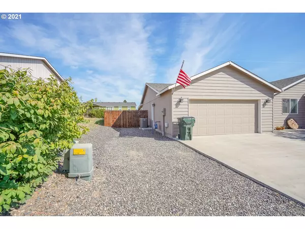 Stanfield, OR 97875,120 TAWNY CT