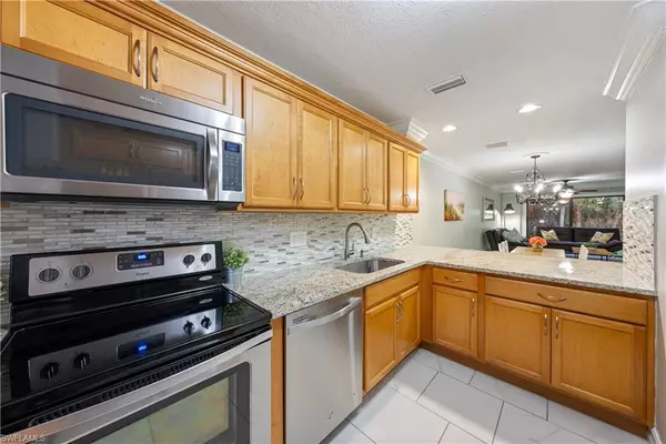 Naples, FL 34113,5312 Treetops DR H-102